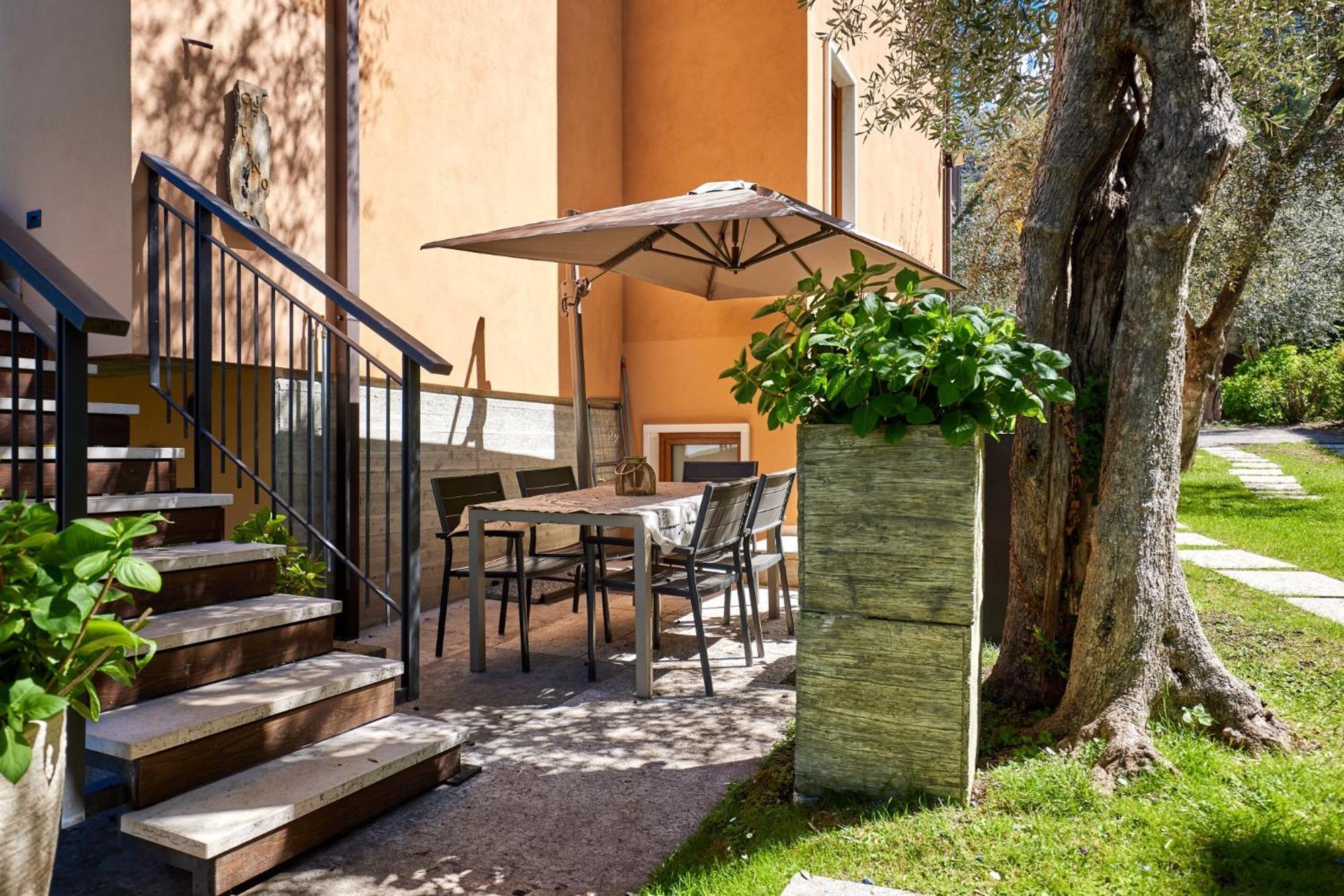 Callalillyjardin مالتشيزينيه المظهر الخارجي الصورة