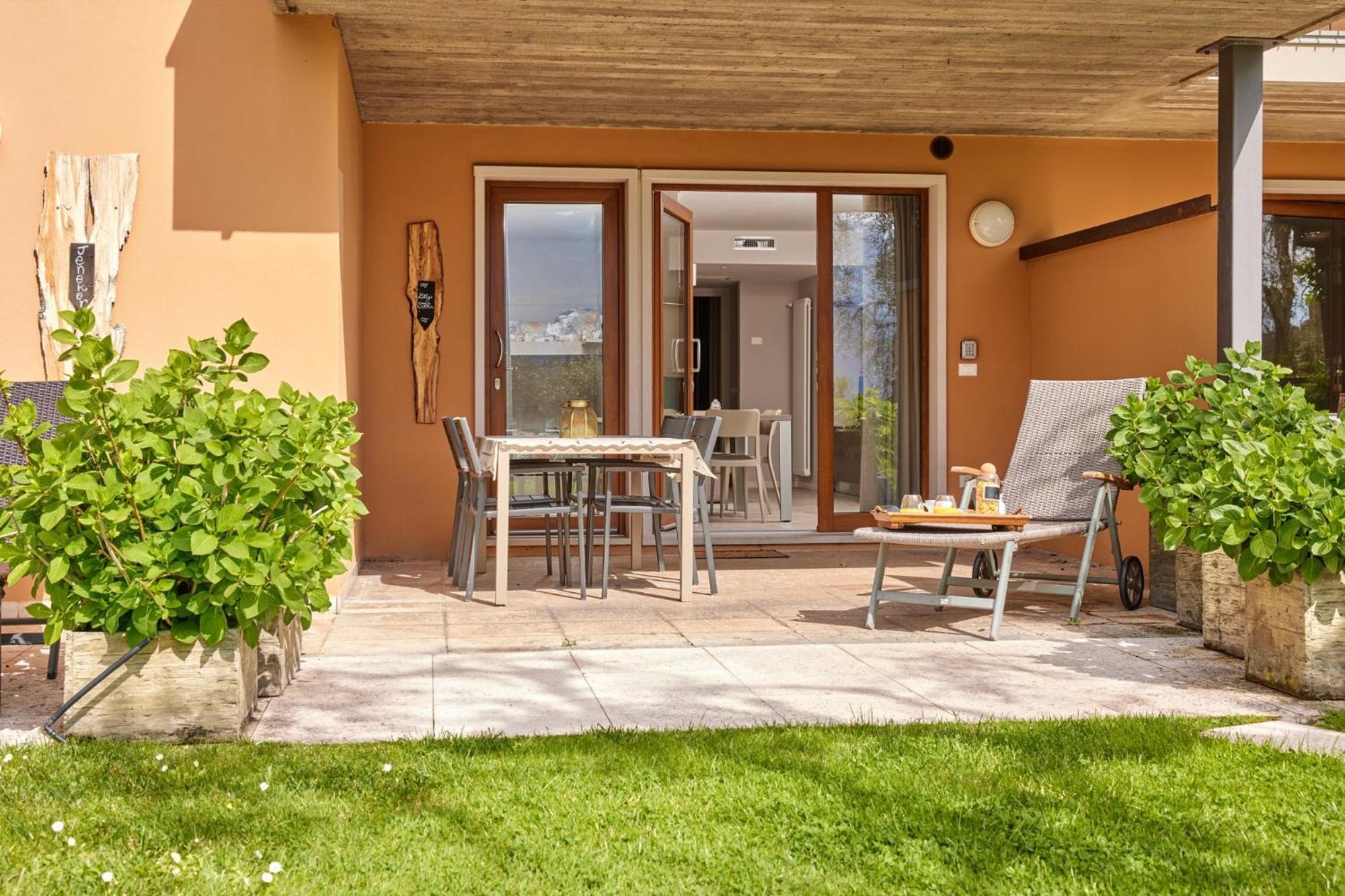 Callalillyjardin مالتشيزينيه المظهر الخارجي الصورة