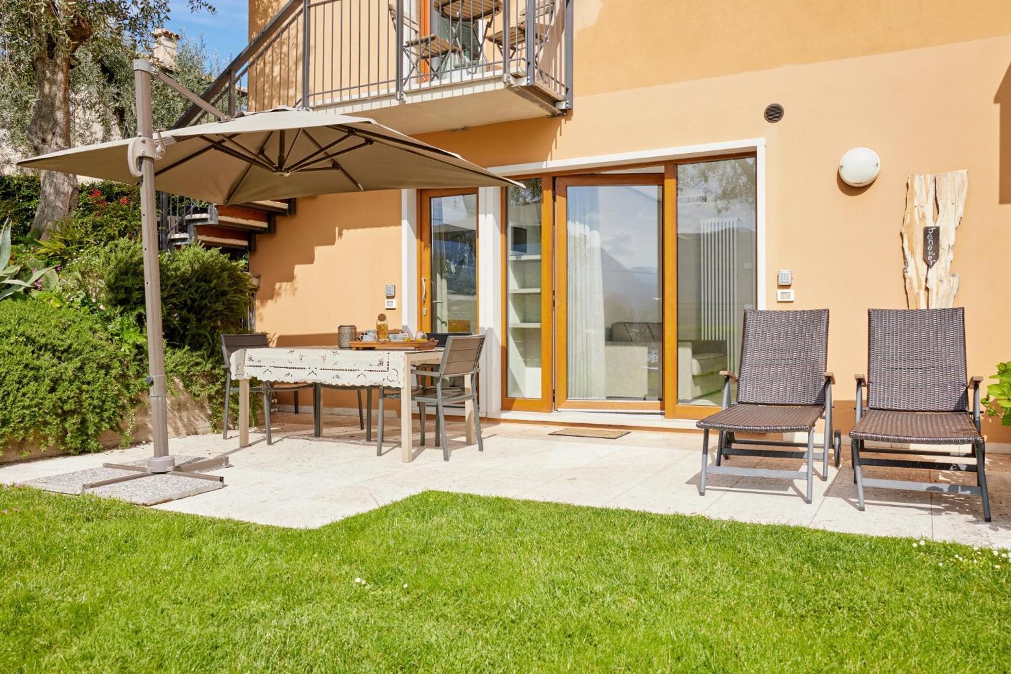 Callalillyjardin مالتشيزينيه المظهر الخارجي الصورة